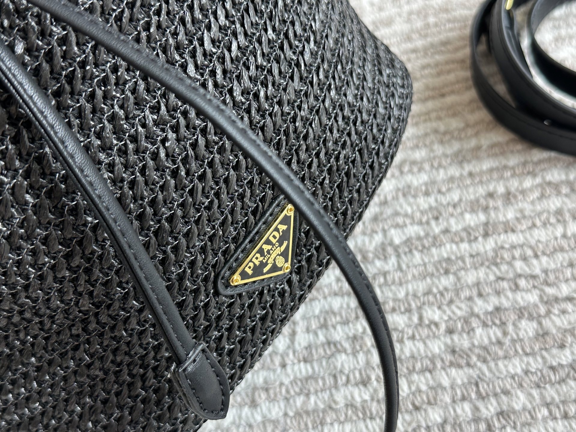 prada bag hobo 013