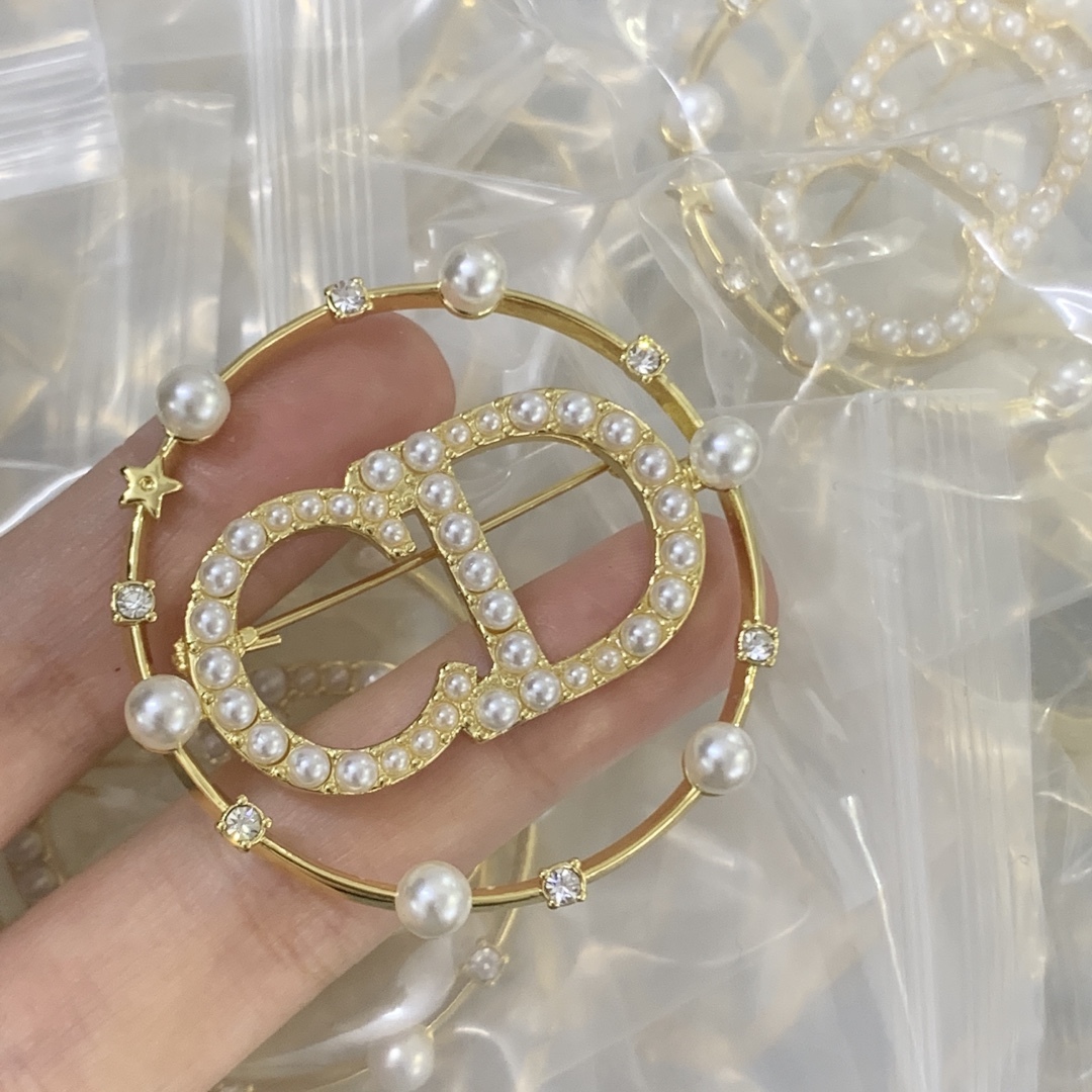 Dior Rose Gold Vintage-Inspired Brooch 696