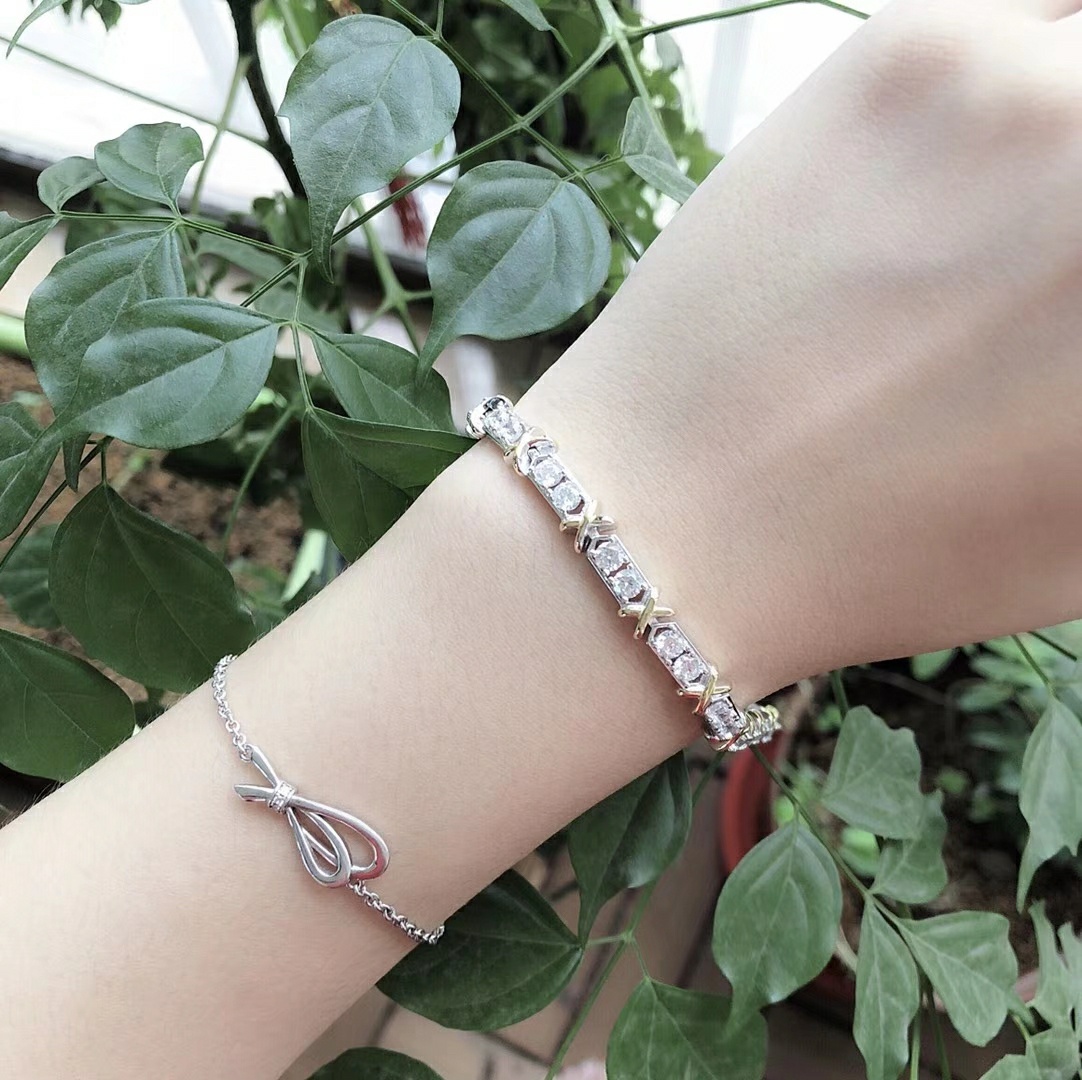 Tiffany Gold Vintage-Inspired Bracelet 240