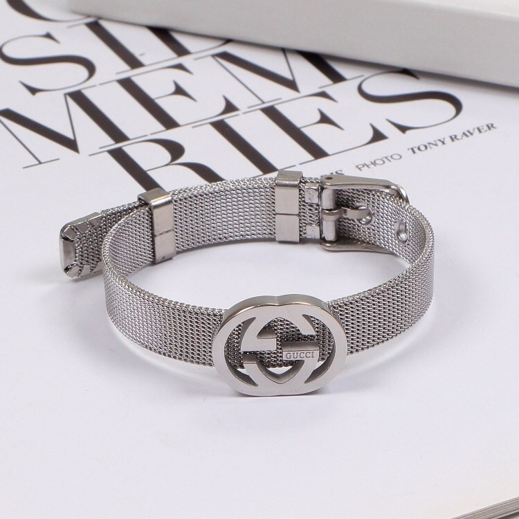 Gucci Rose Gold Logo-Accented Bracelet 004