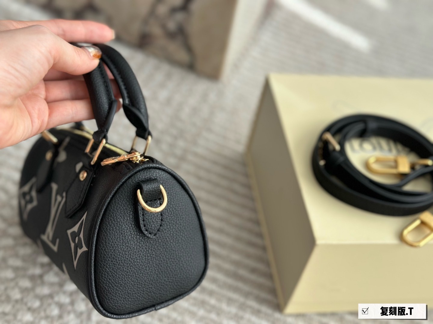 LV Silver Quilted Bag 1513