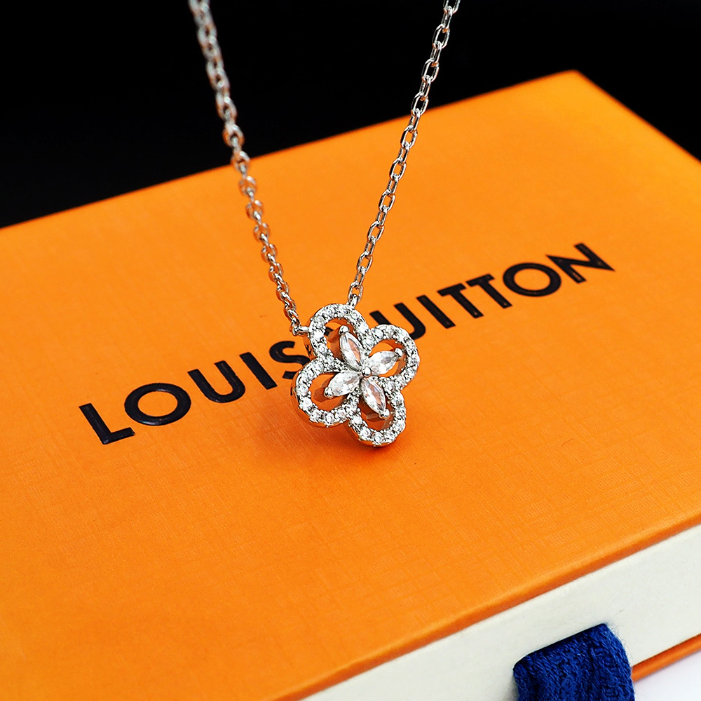 LV Silver Logo-Accented Necklace 135