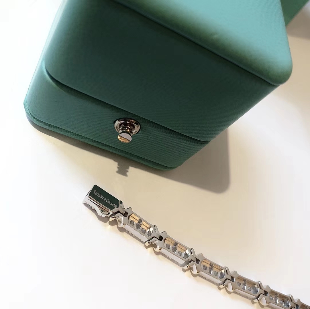 Tiffany Gold Vintage-Inspired Bracelet 240