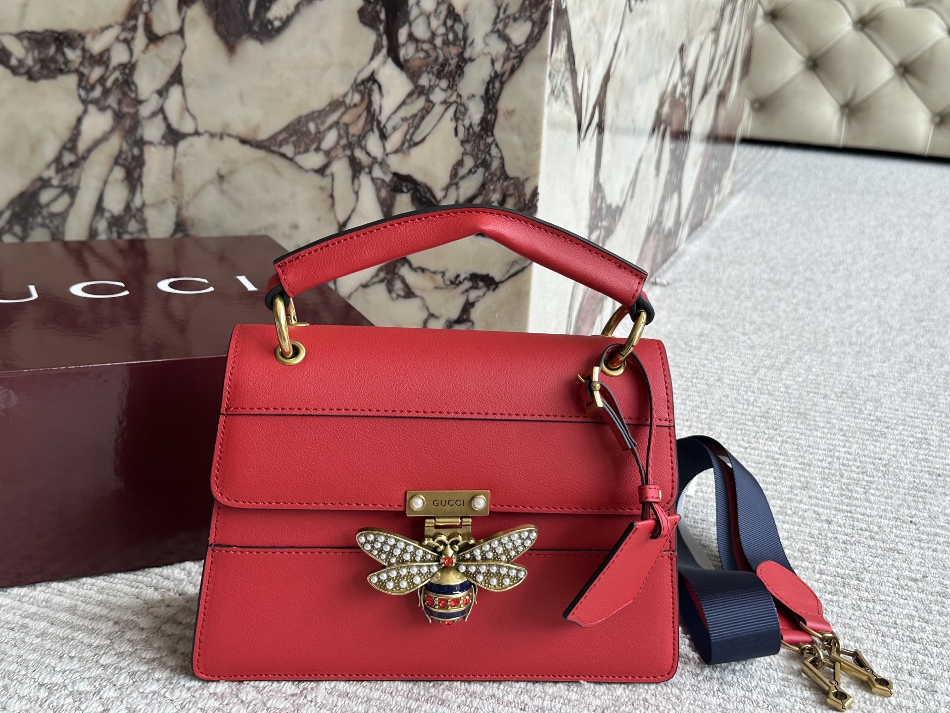 Gucci Silver Vintage-Inspired Bag 559