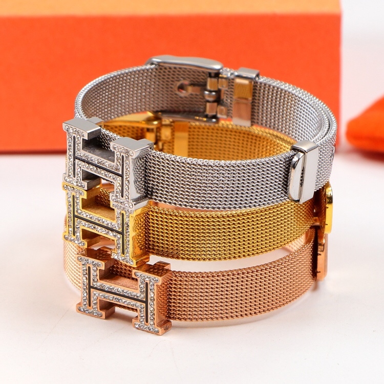 Hermes h Gold Logo-Accented Bracelet 005