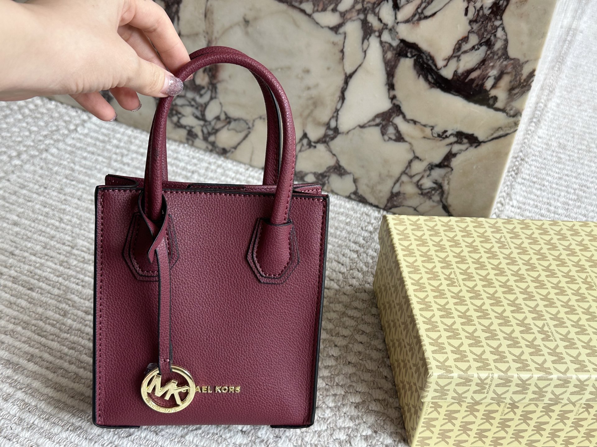 MK Beige Logo-Accented Bag mercer 004