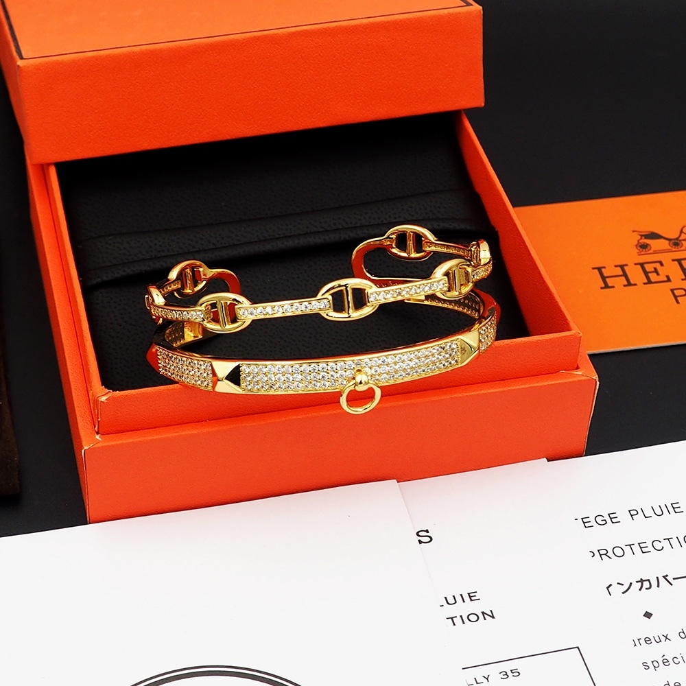 Hermes h Silver Logo-Accented Bracelet 030