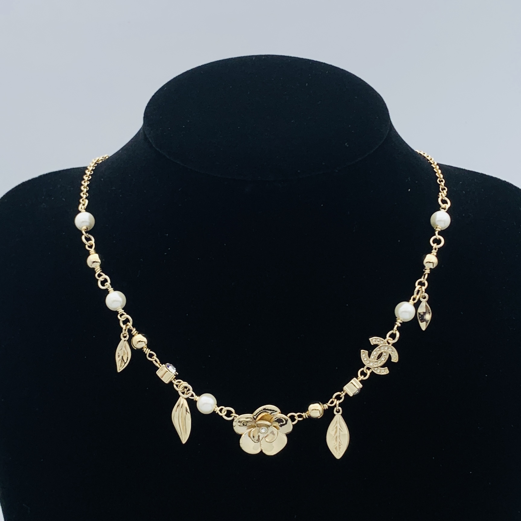 Chanel Silver Vintage-Inspired Necklace 770