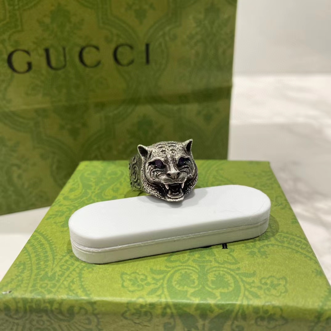 Gucci Silver Vintage-Inspired Ring 529