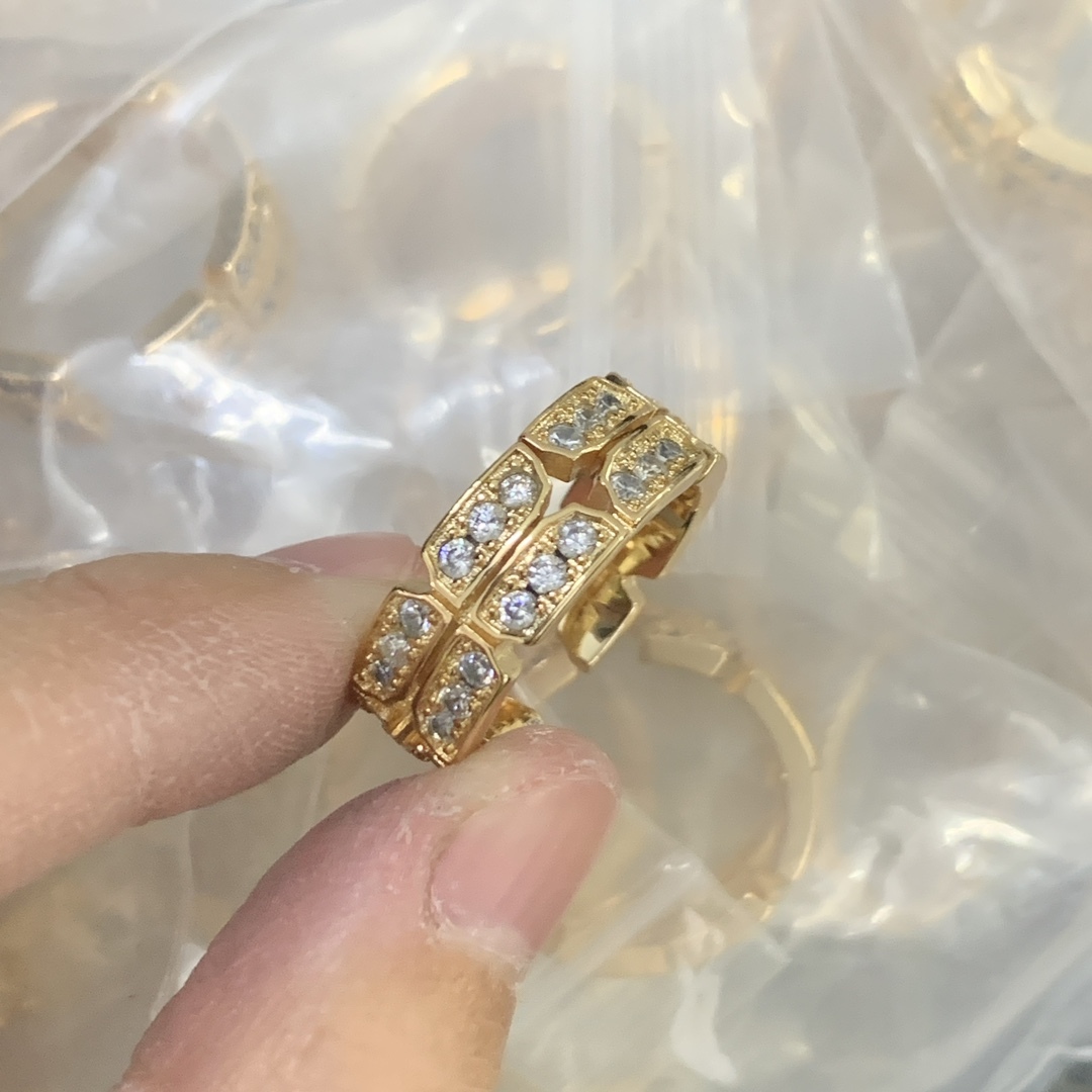 LV Rose Gold Vintage-Inspired Ring 1032