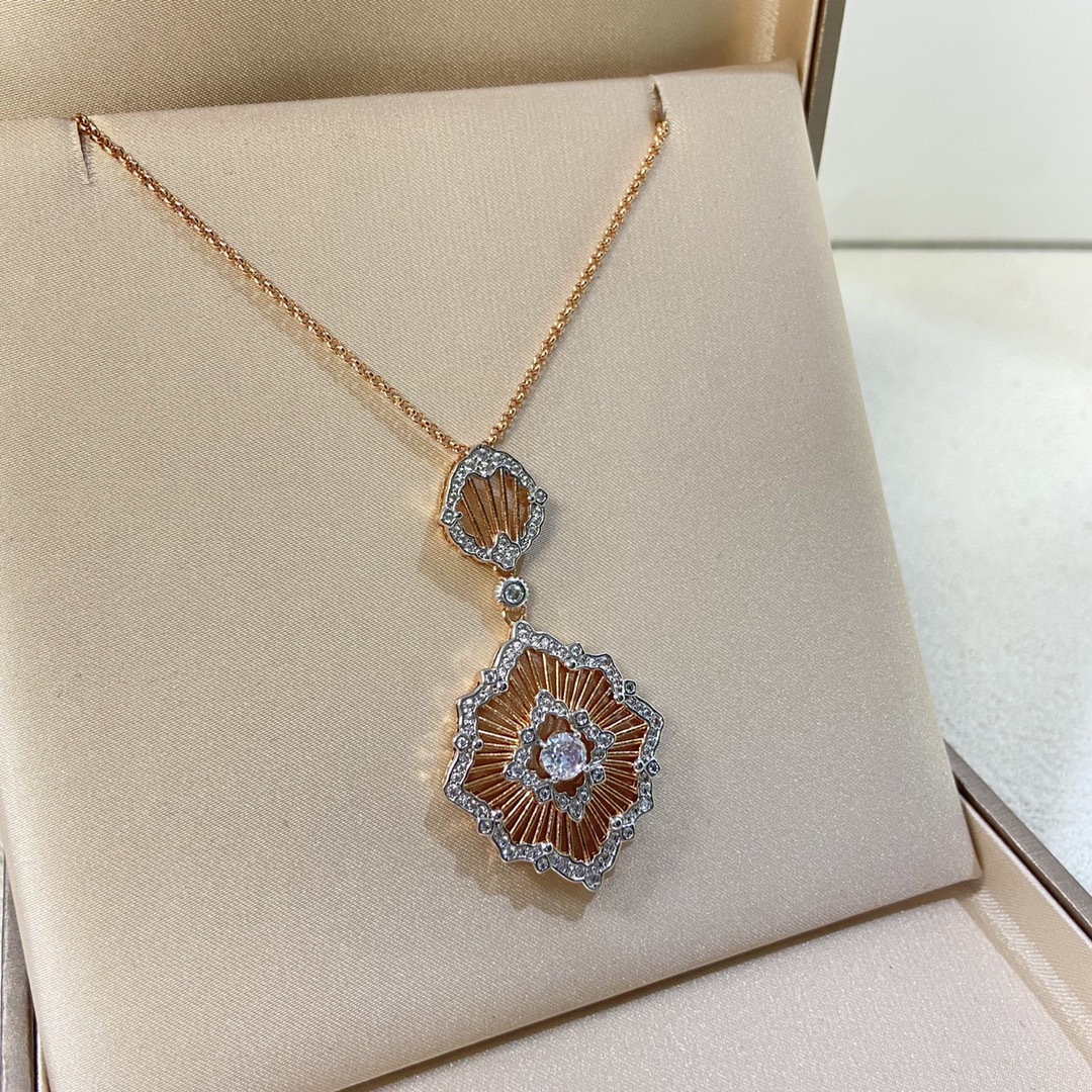 Buccellati Rose Gold Vintage-Inspired Necklace 019