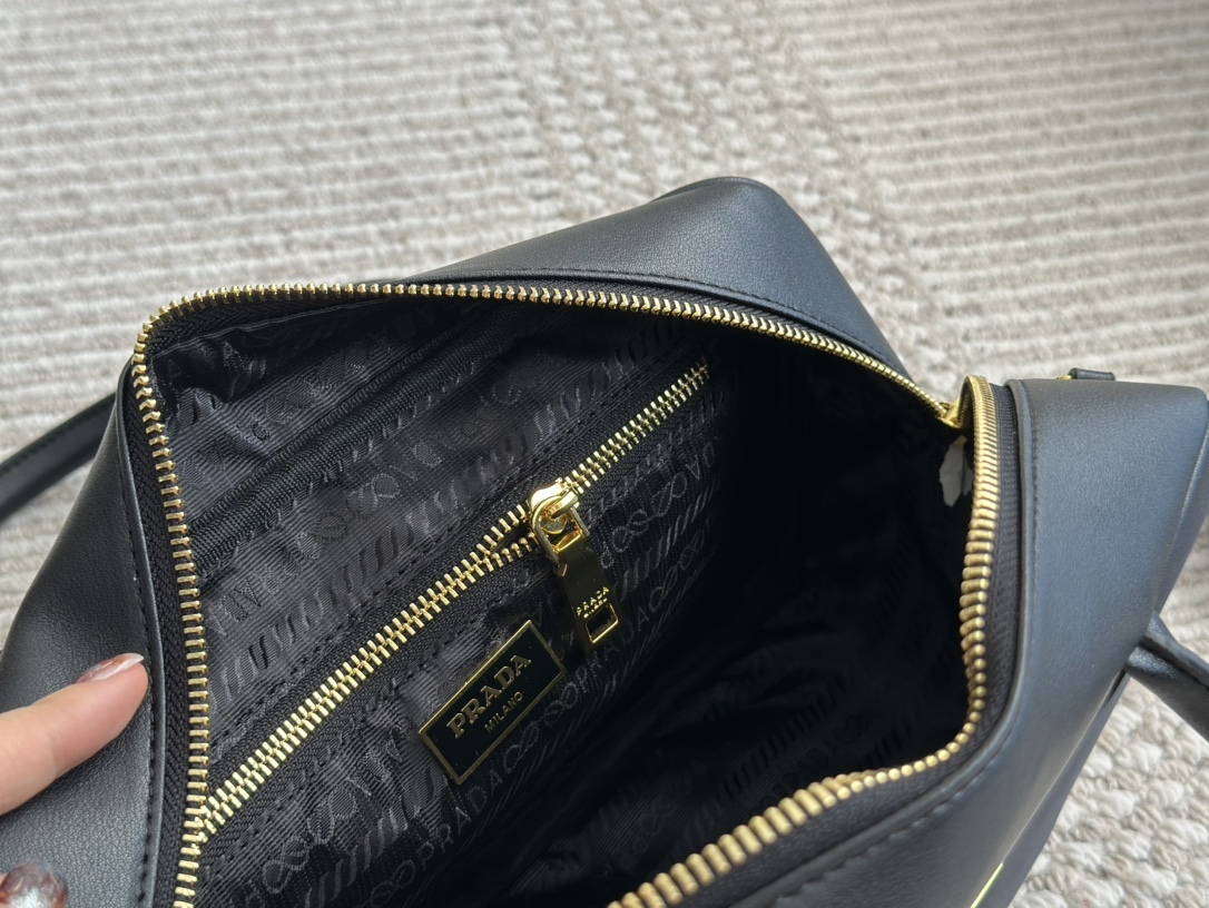 Prada Gold Logo-Accented Bag 070