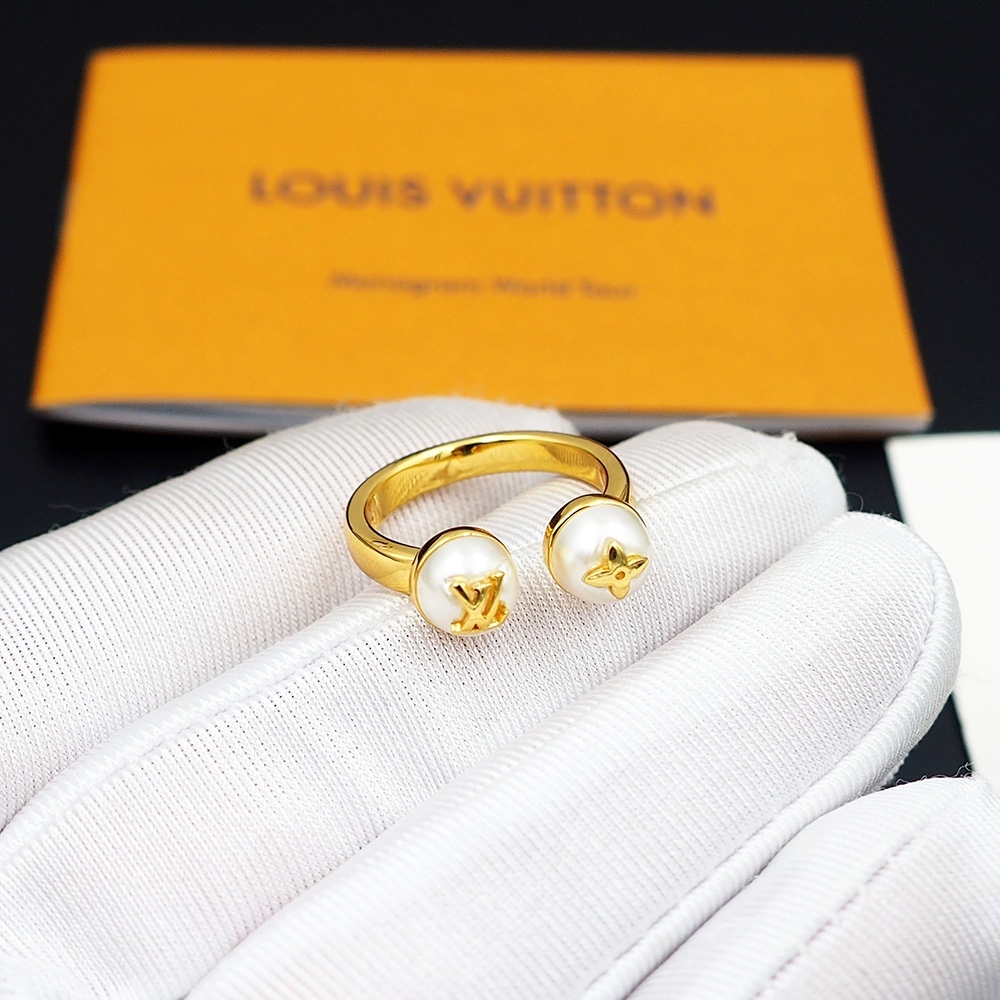 LV Gold Logo-Accented Ring 097