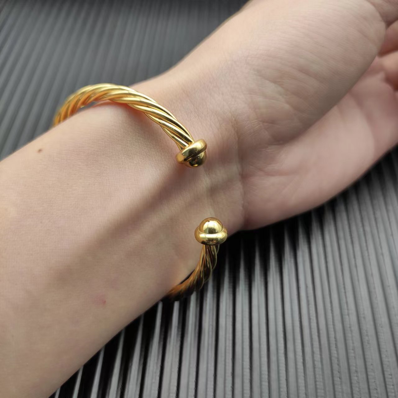 David Yurman Gold Logo-Accented Bracelet 075