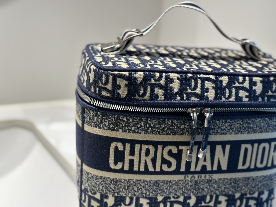 Dior Silver Vintage-Inspired Bag 751