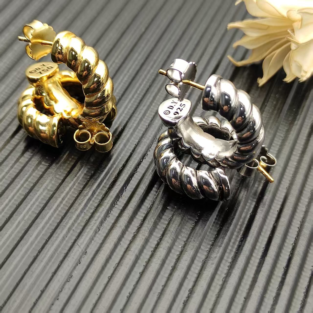 David Yurman Gold Vintage-Inspired Earrings 230