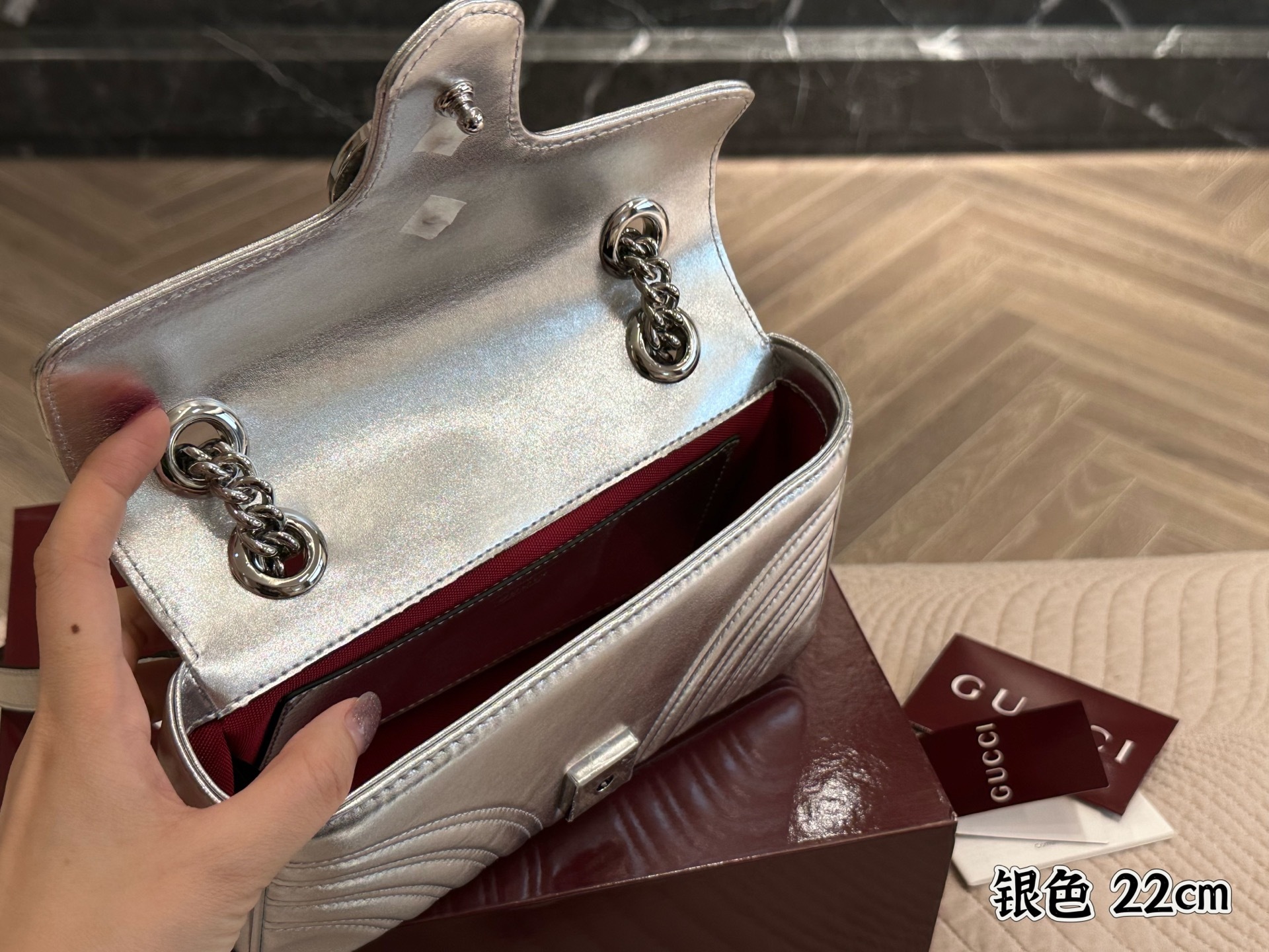 Gucci Silver Vintage-Inspired Bag 530