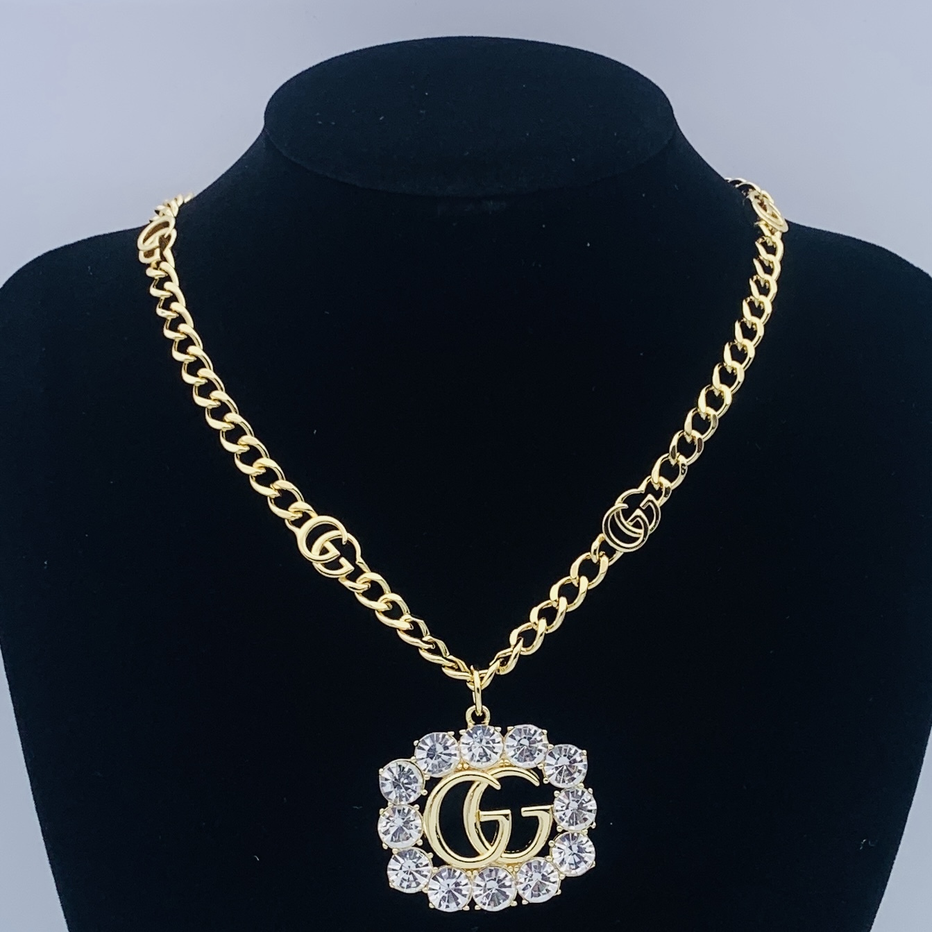 Gucci Gold Logo-Accented Necklace 343