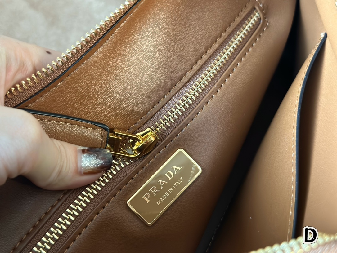 Prada Brown Logo-Accented Bag 090