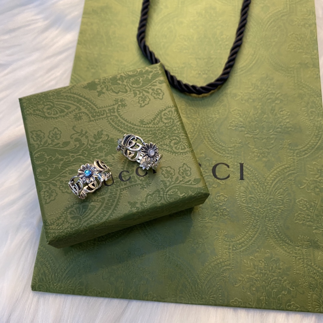 Gucci Silver Vintage-Inspired Ring 522