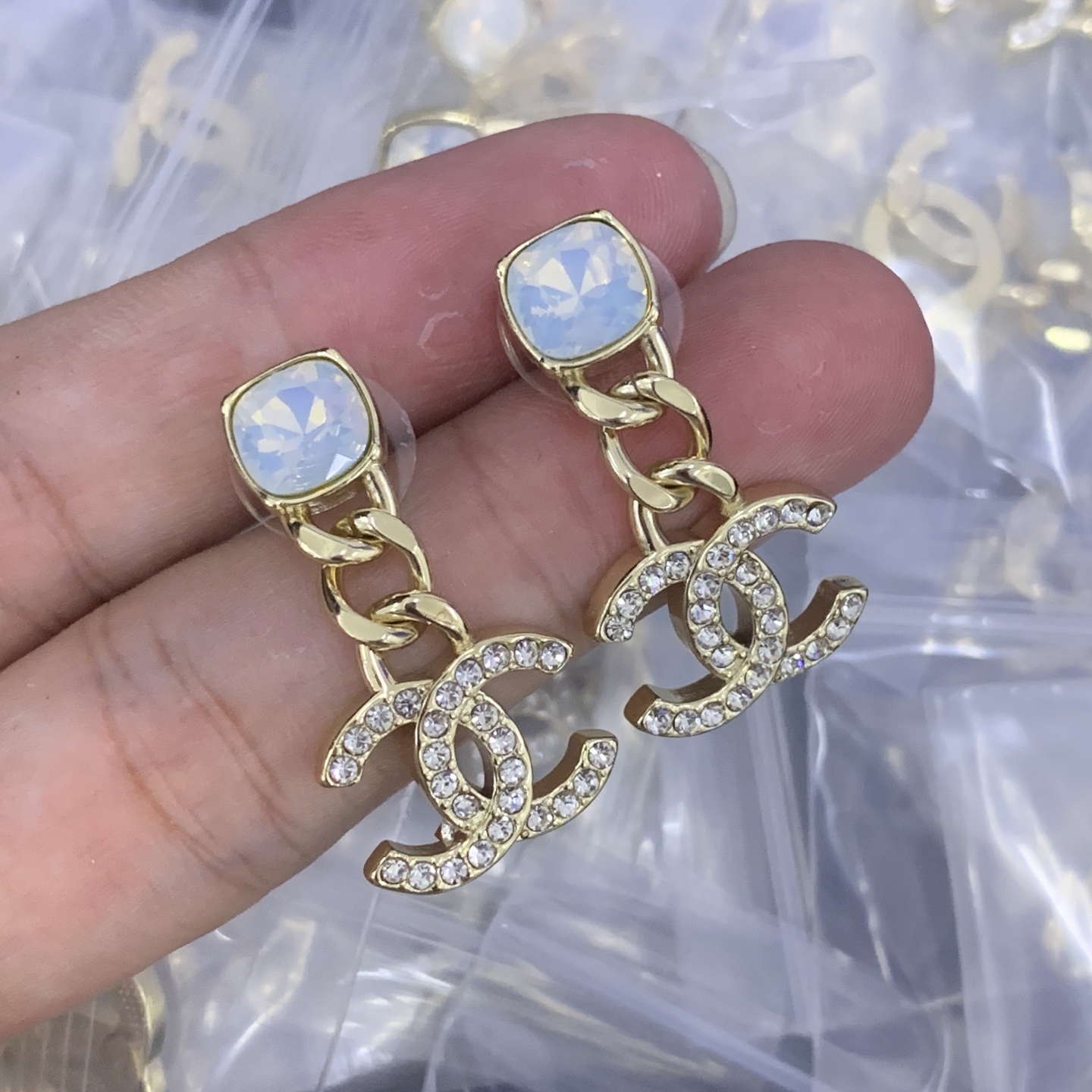 chanel earrings 305