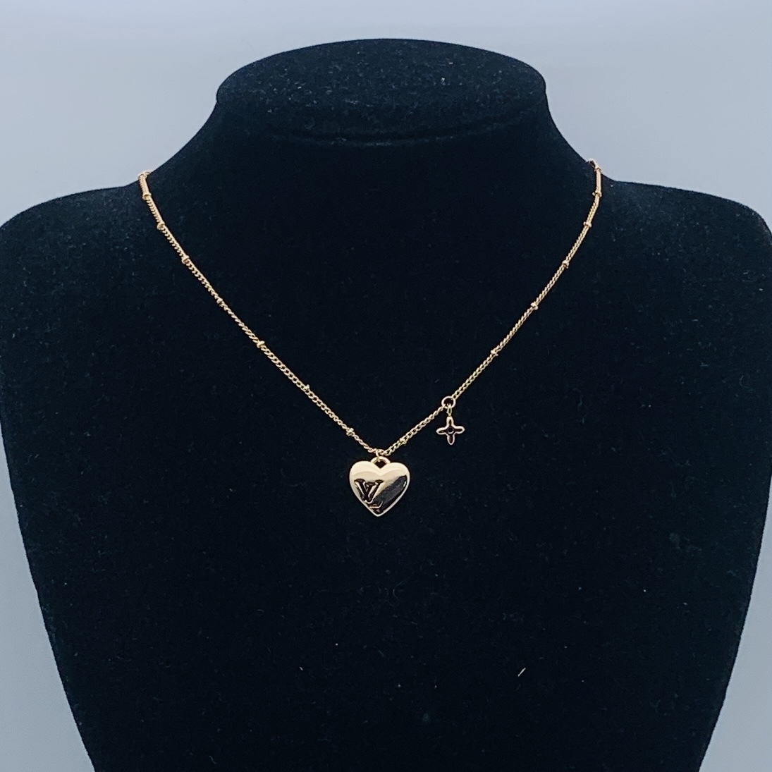 LV Silver Vintage-Inspired Necklace 1104