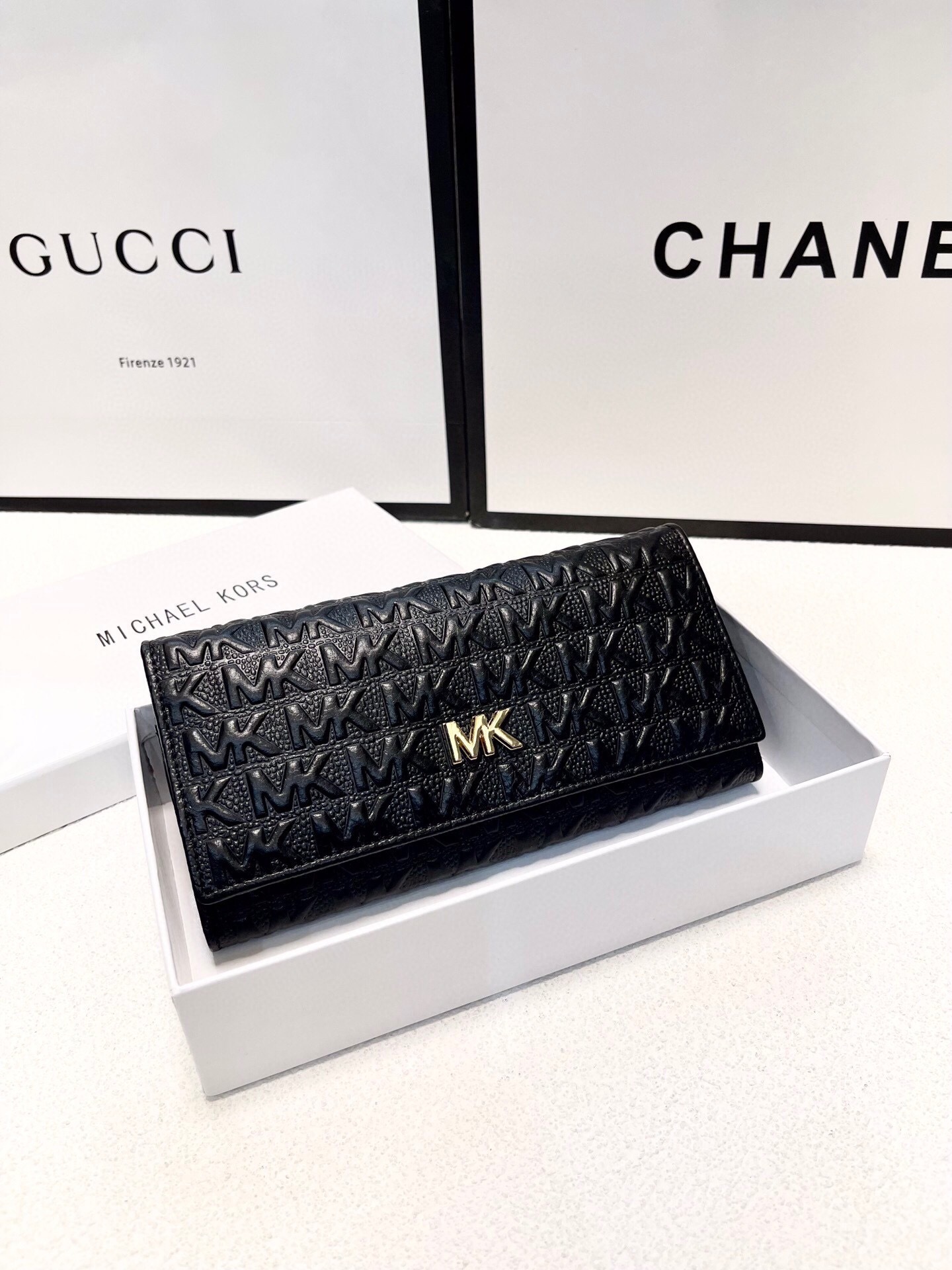 Michael Kors MK Gold Logo-Accented Wallet Bag 029