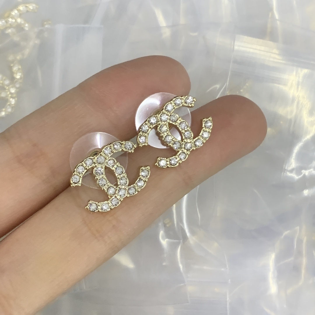 Chanel Silver Vintage-Inspired Earrings 048