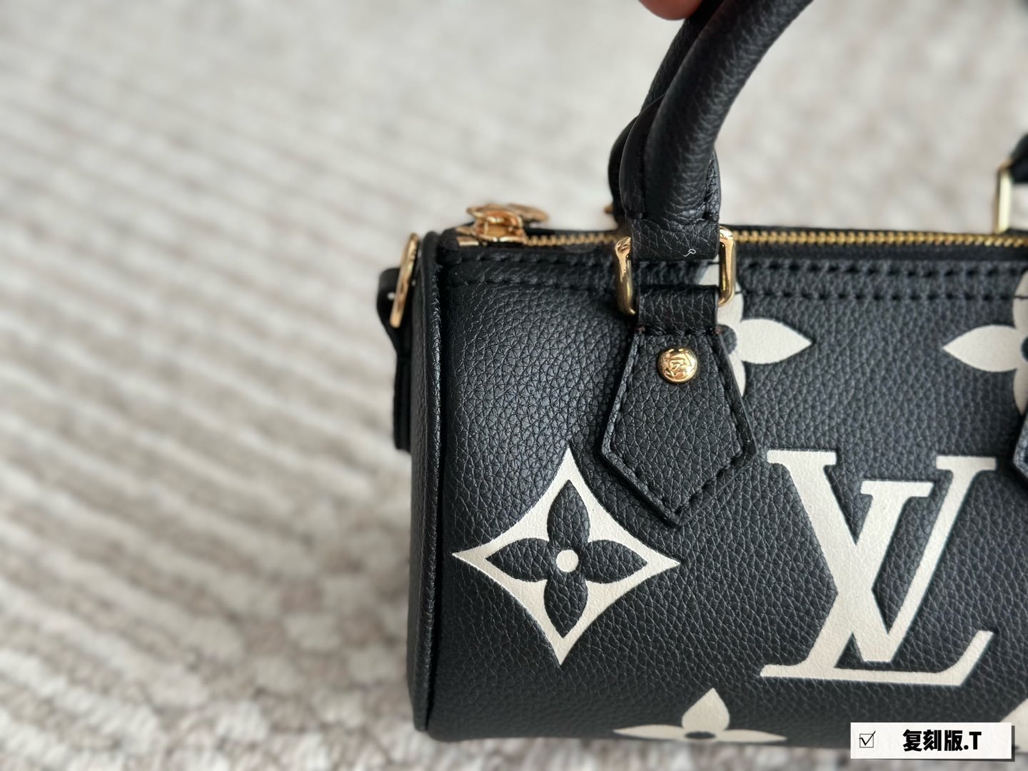 LV Silver Quilted Bag 1513