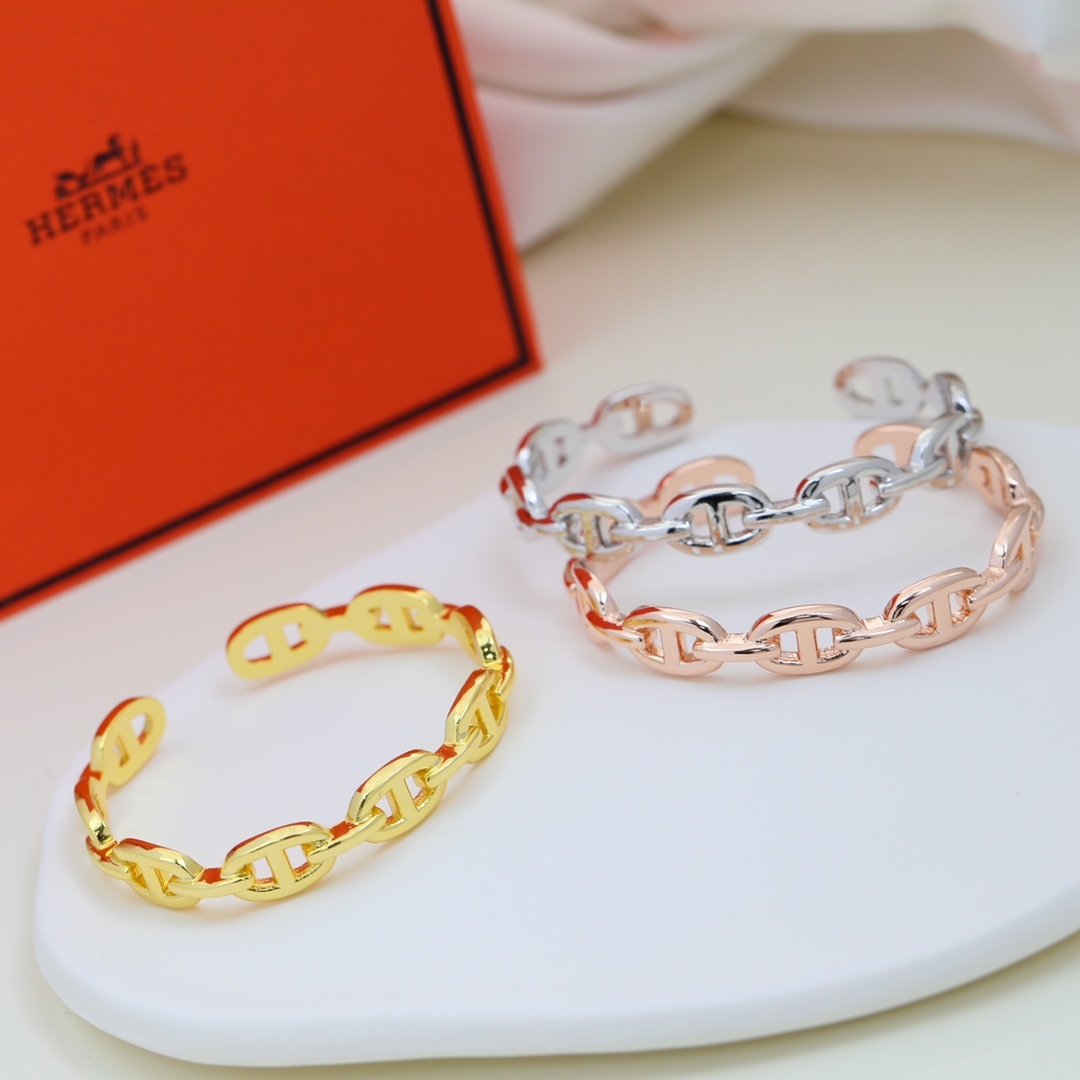 Hermes h Rose Gold Logo-Accented Bracelet 019