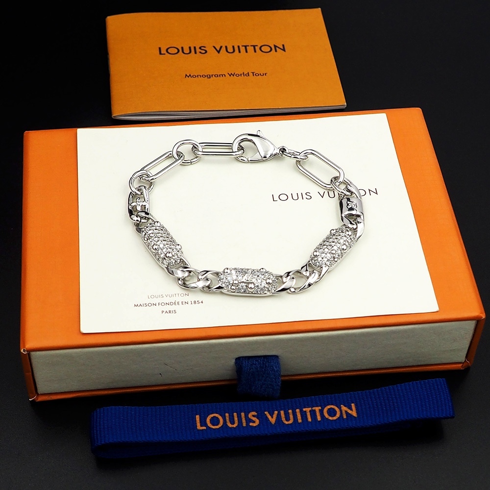 LV necklace 415
