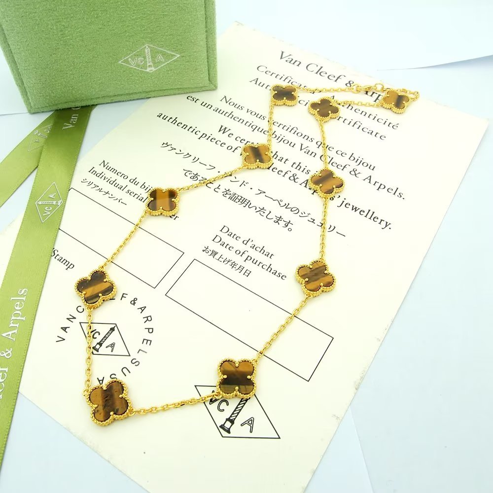 Van Cleef Gold Vintage-Inspired Necklace 052