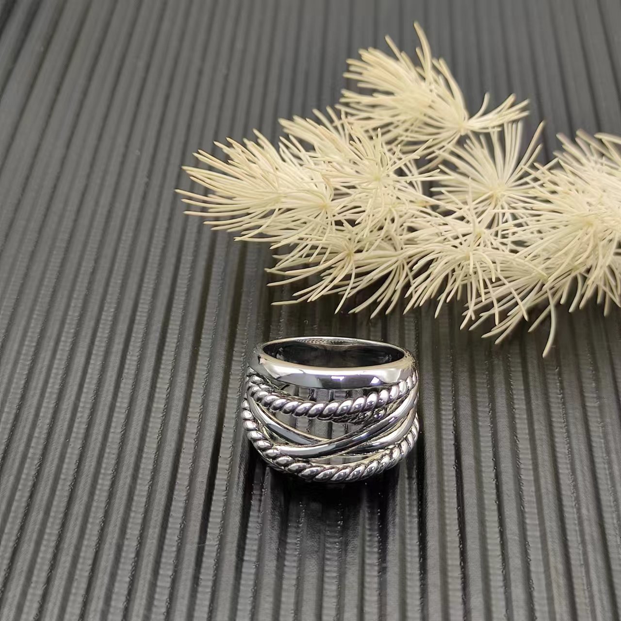 David Yurman Silver Logo-Accented Ring 288