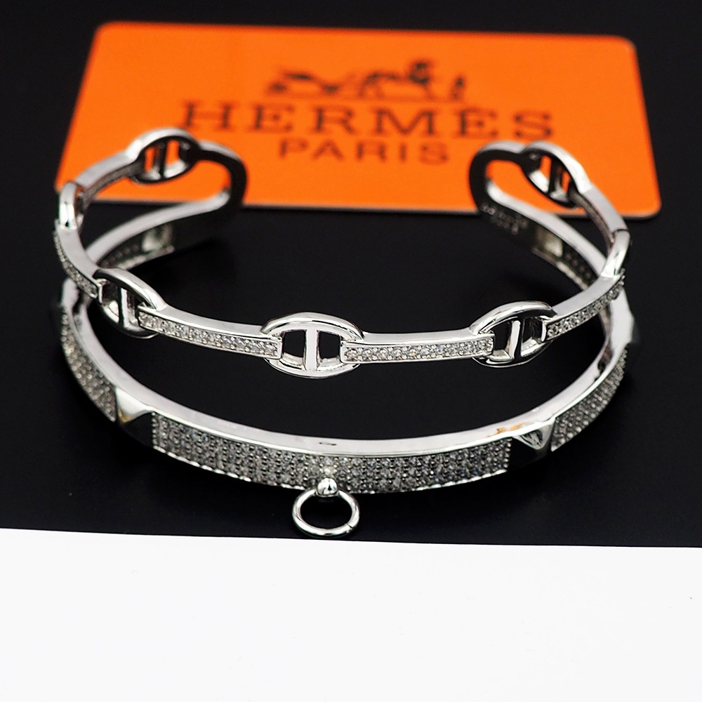 Hermes h Silver Logo-Accented Bracelet 030