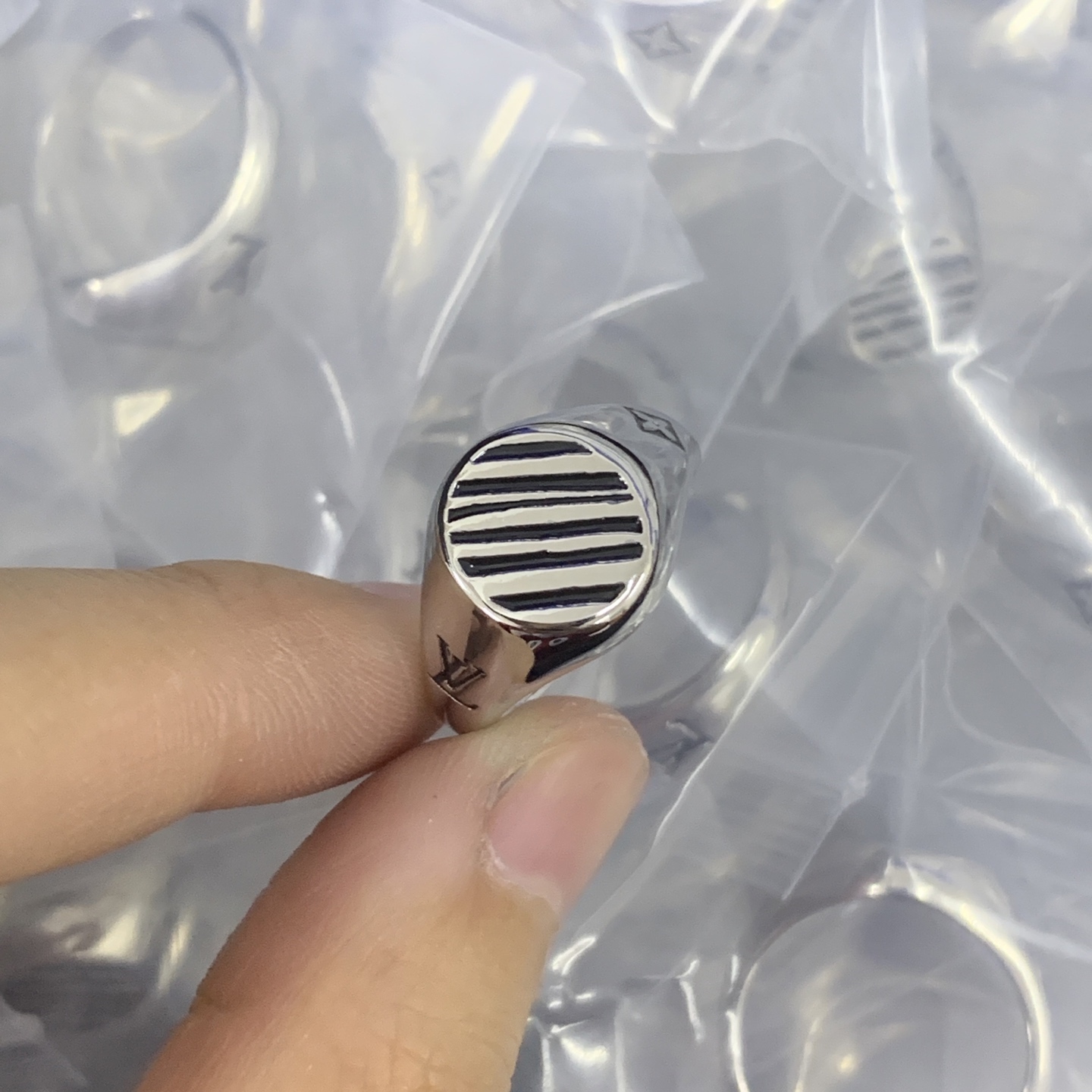 LV Silver Geometric Ring 1018