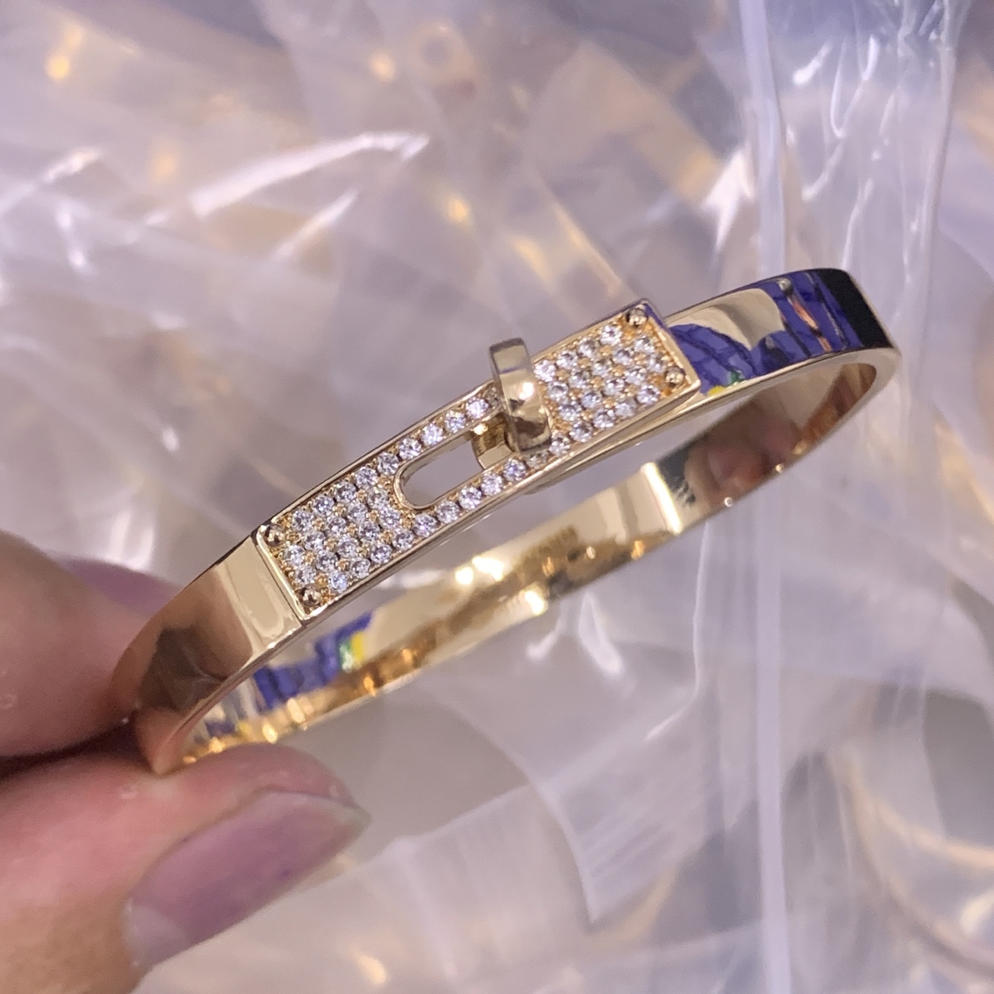 Hermes h Gold Delicate Bracelet 042