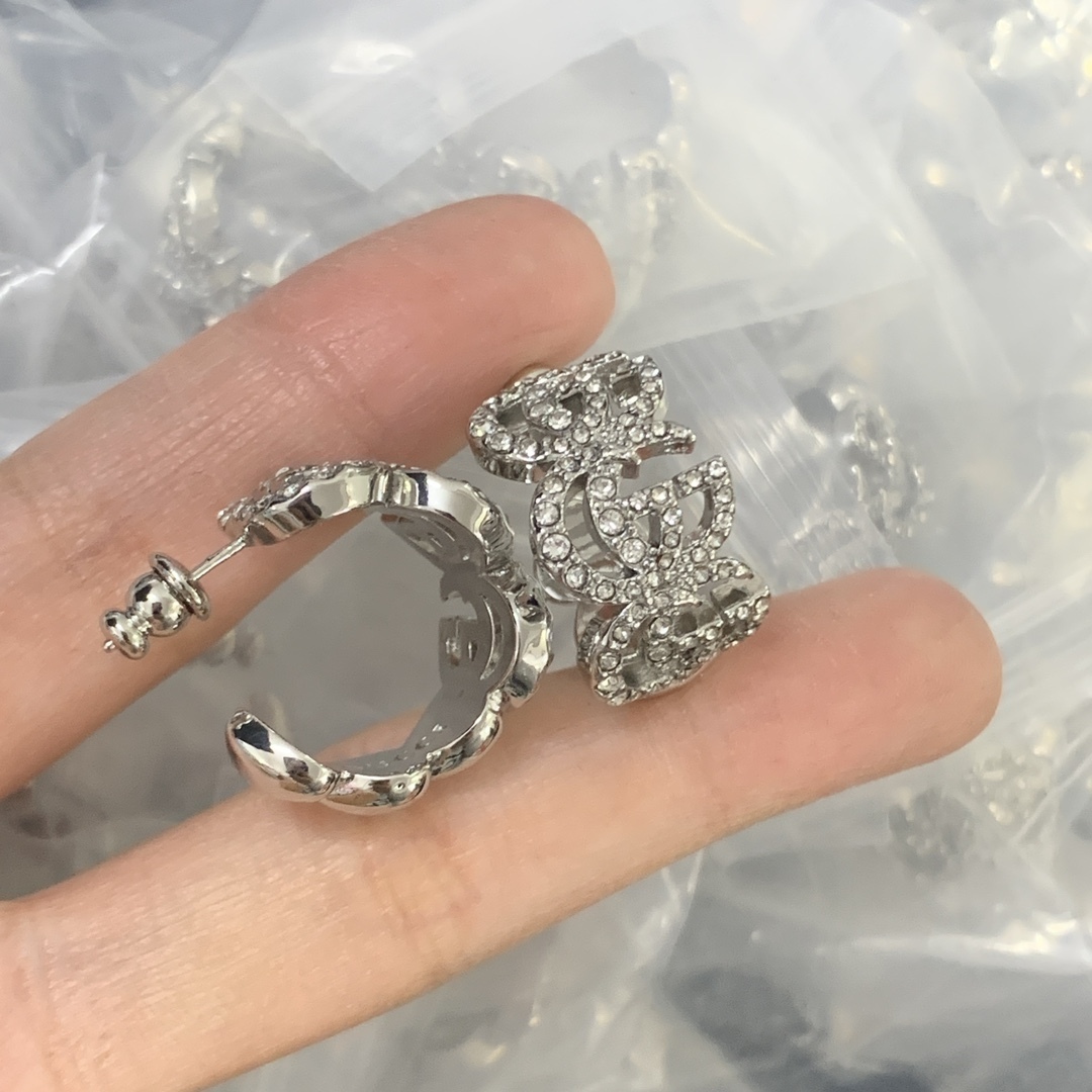Gucci Silver Vintage-Inspired Earrings 448
