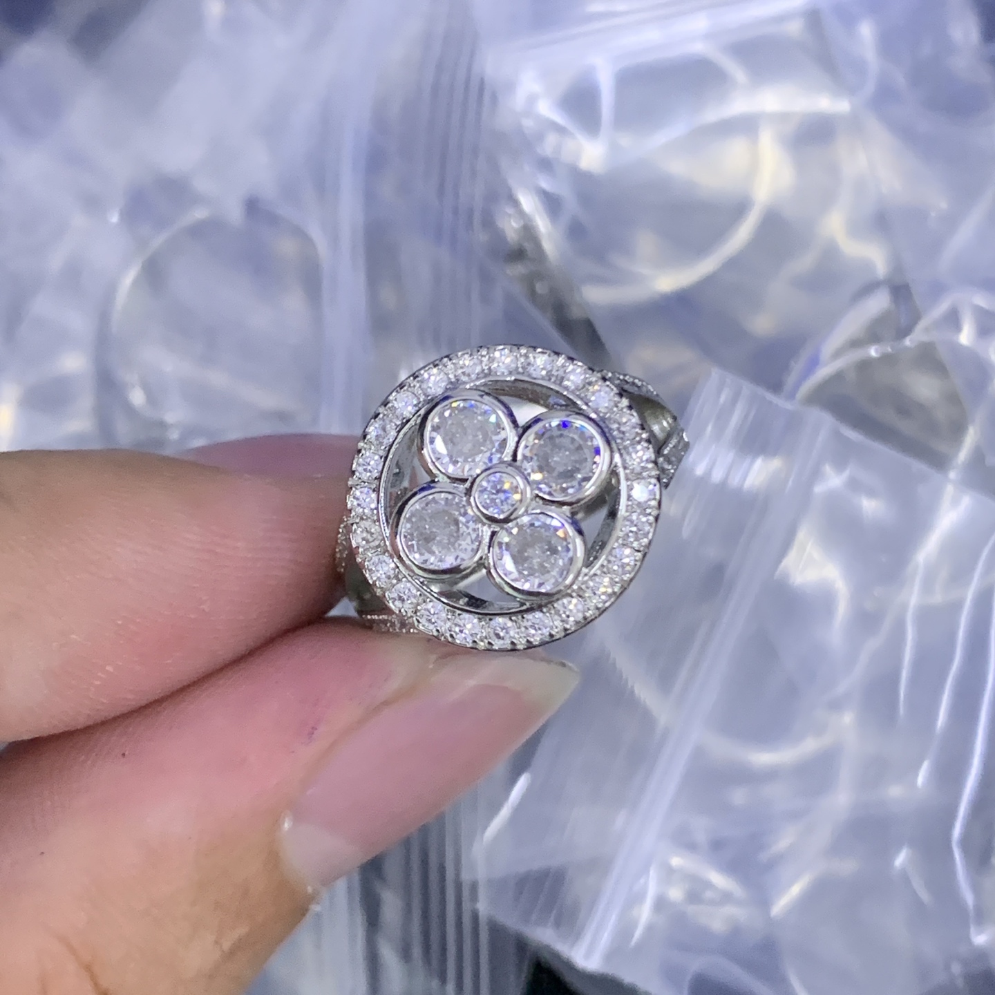 LV Silver Logo-Accented Ring 994