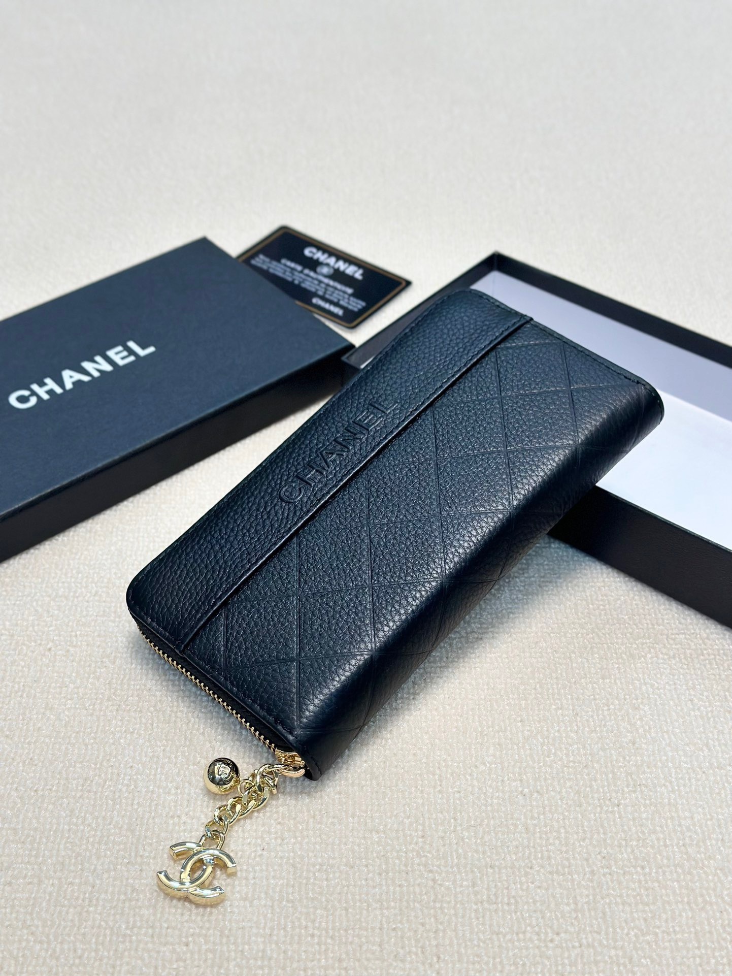 Chanel Silver Logo-Accented Bag walllet 1208