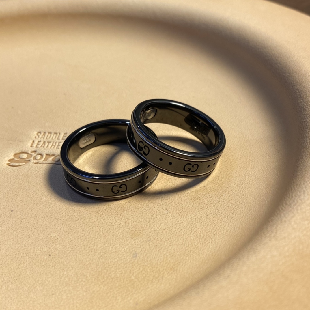 Gucci Silver Logo-Accented Ring 019