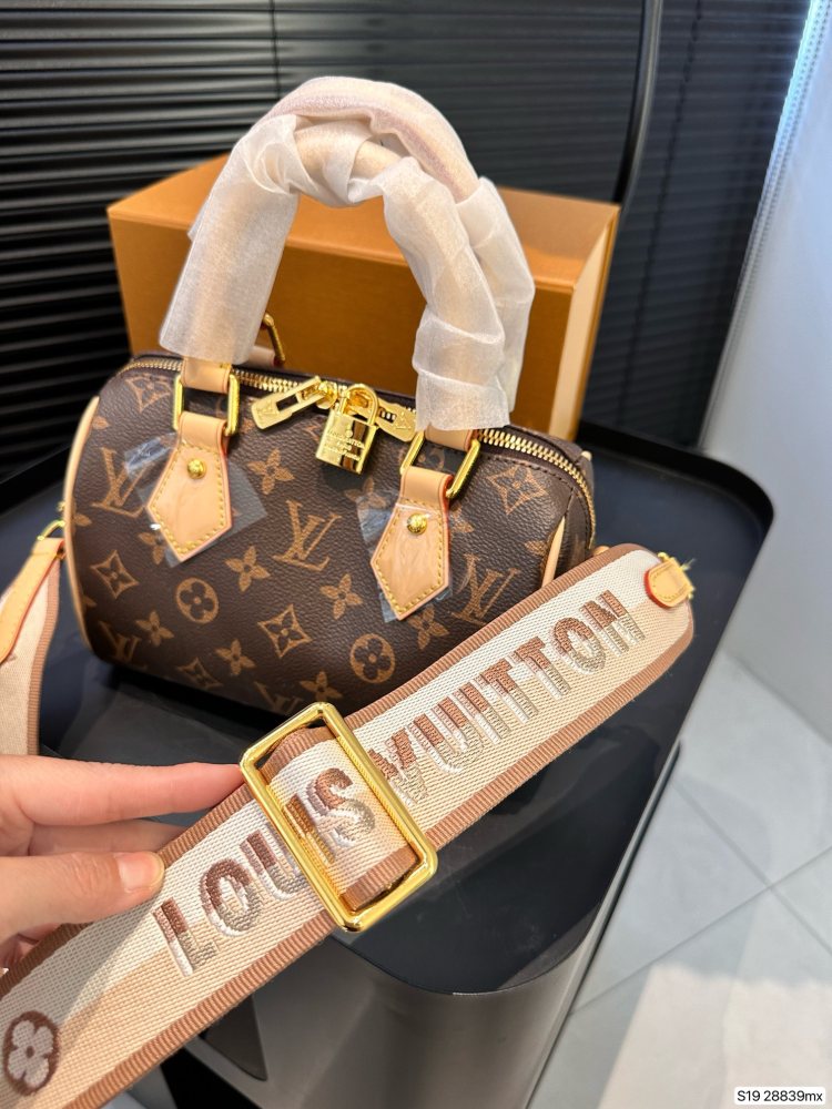LV Bag Speedy leather Beige Quilted Bag 20cm