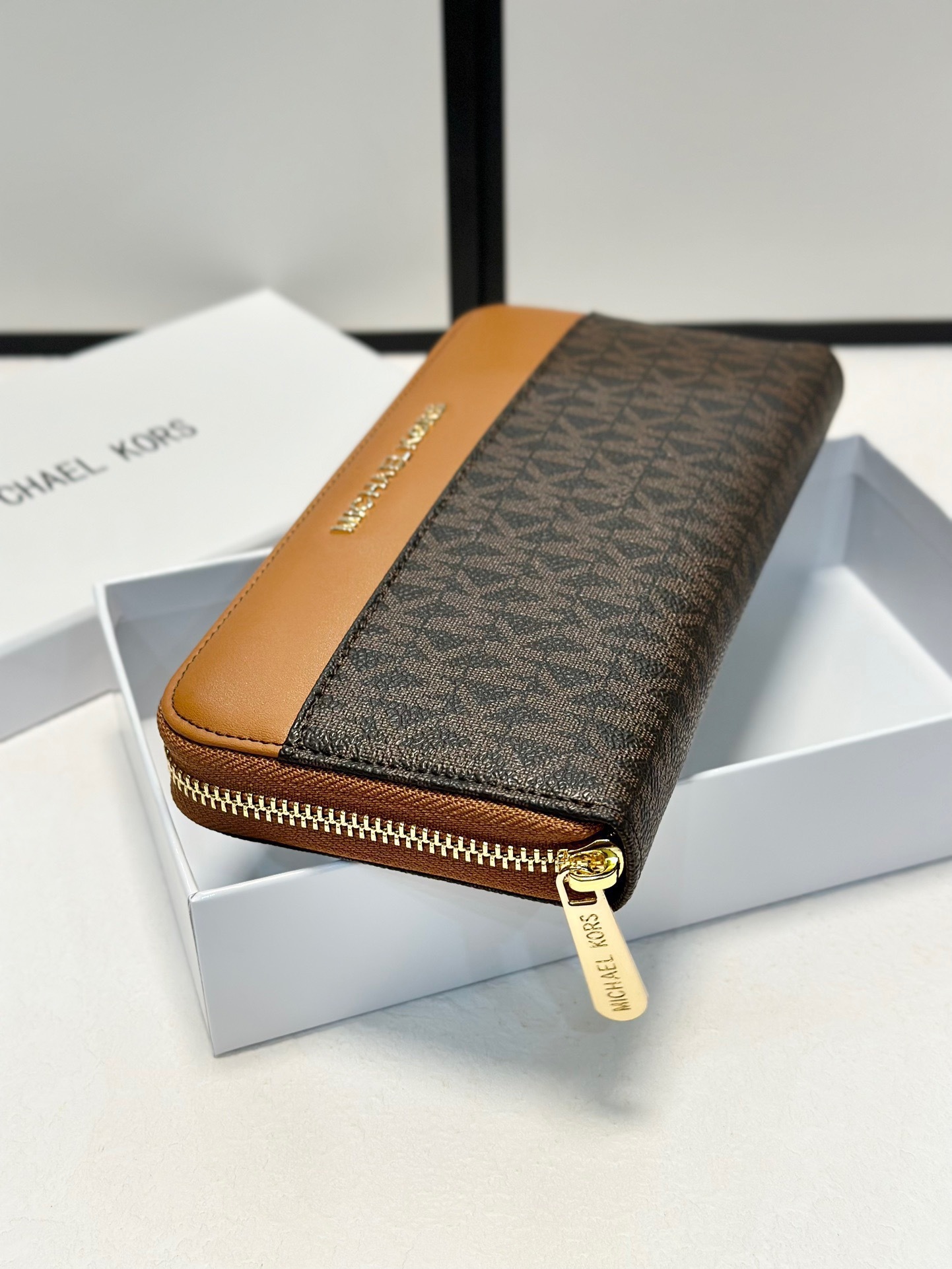 Michael Kors MK Beige Textured Wallet Bag 031