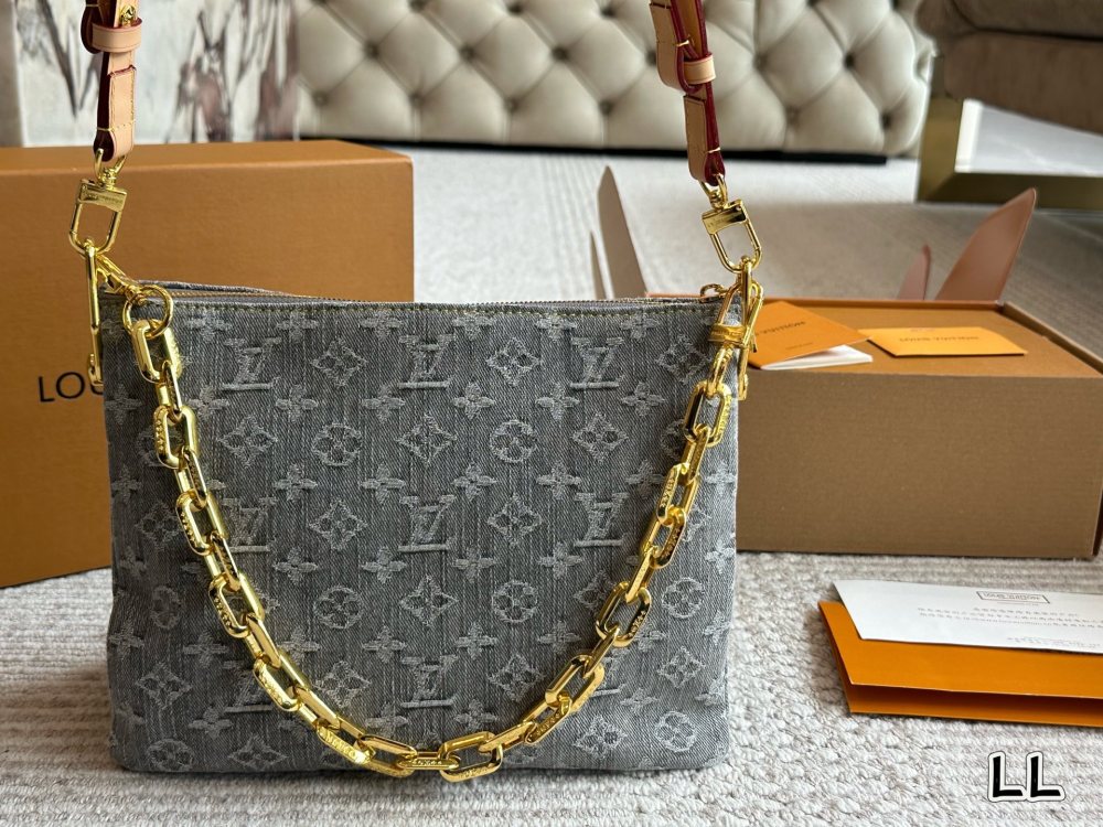 LV Silver Vintage-Inspired Bag 1614
