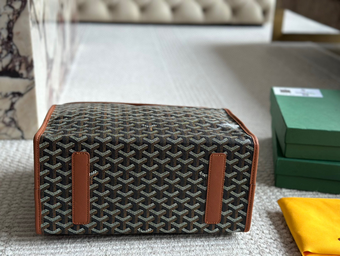 Goyard Brown Quilted Bag 016