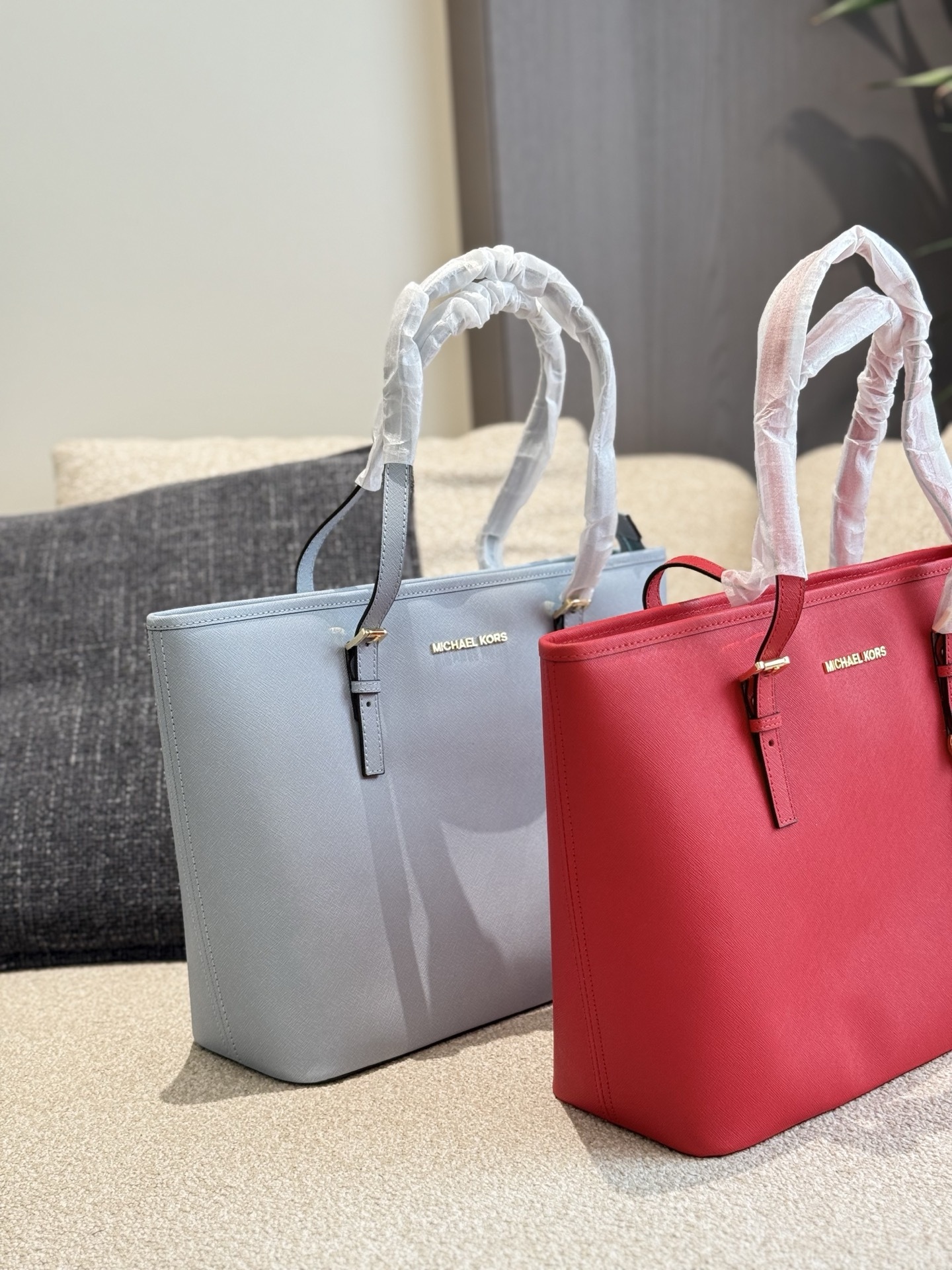 MK Beige Logo-Accented Bag 007