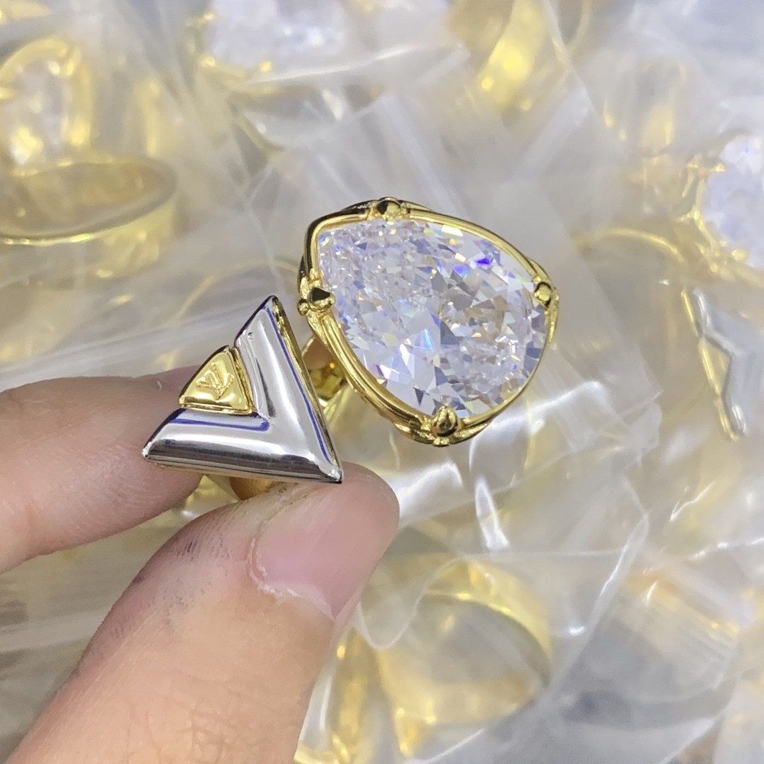 LV Silver Vintage-Inspired Ring 1021