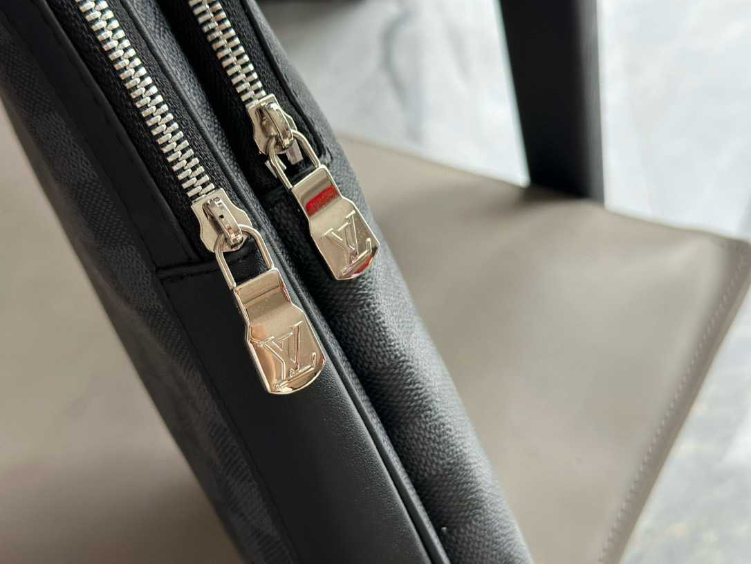 LV Silver Quilted Bag 1571