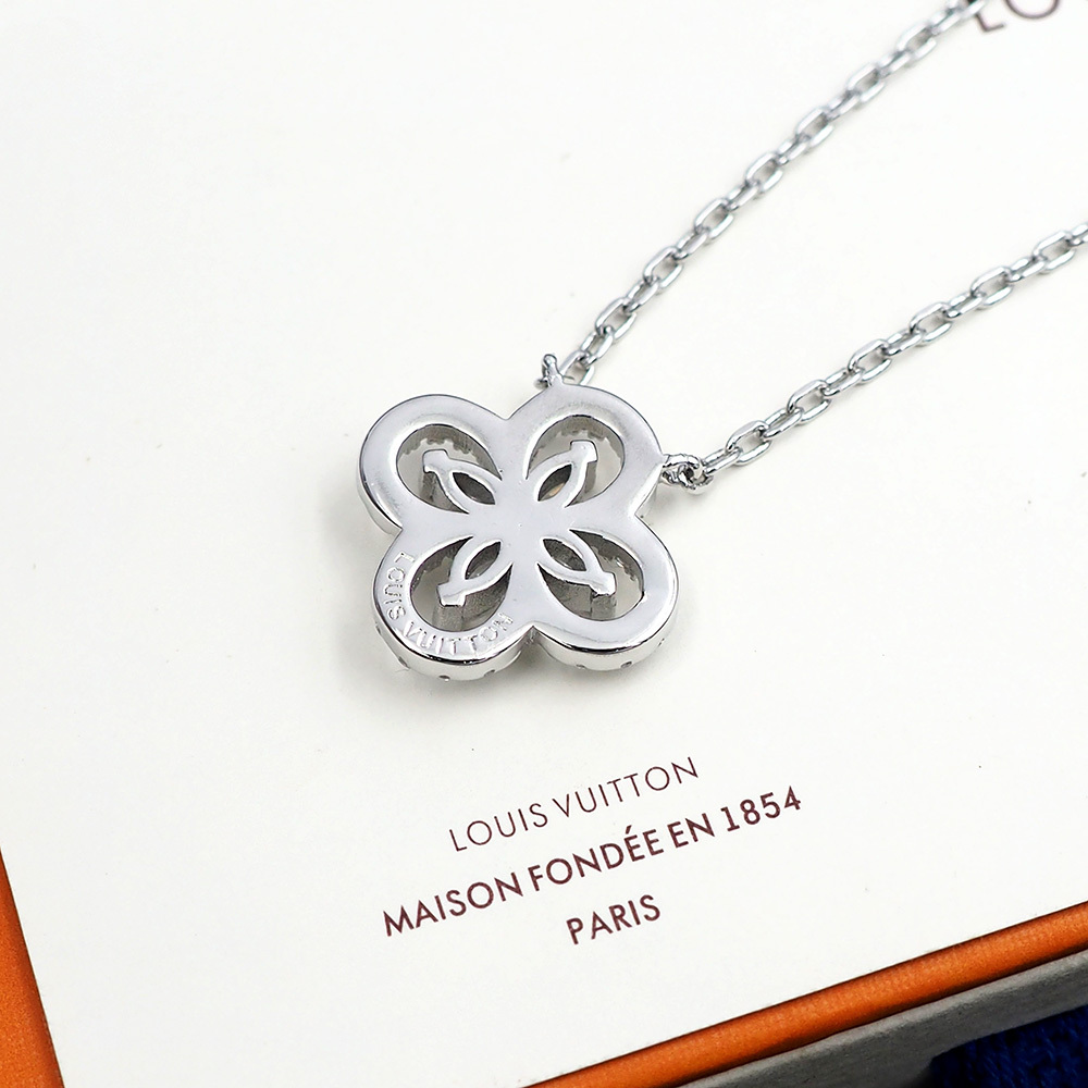 LV Silver Logo-Accented Necklace 135