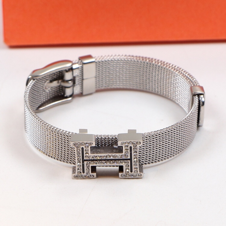 Hermes h Gold Logo-Accented Bracelet 005