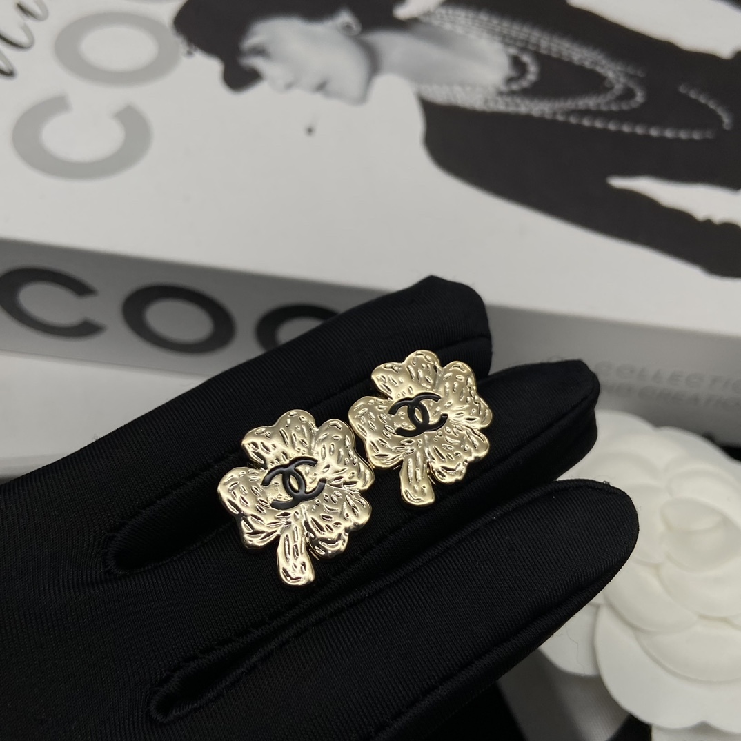 Chanel Rose Gold Vintage-Inspired Earrings 013